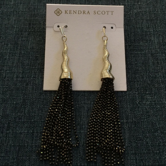 Karalyn earring - Picture 2 of 4