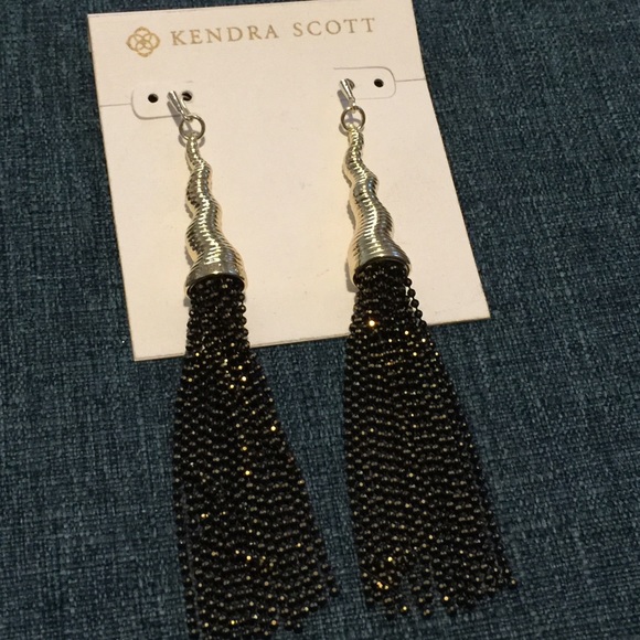 Karalyn earring - Picture 3 of 4