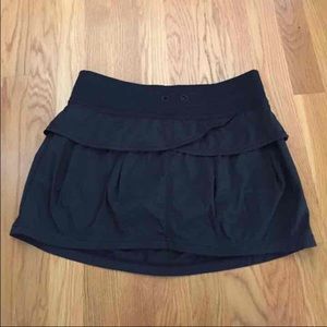 Black Lululemon run skirt