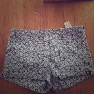 A&F pattern shorts ✨✨