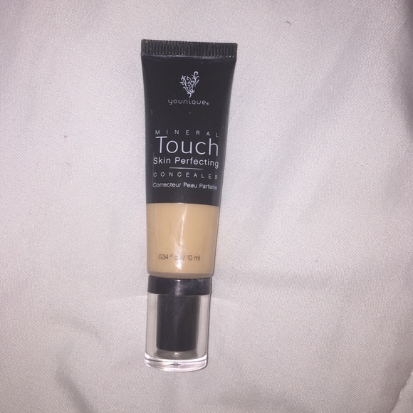 Younique Mineral Touch Concealer