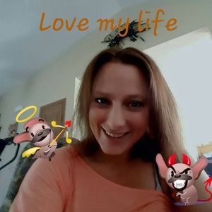 Meet your Posher, Crystal