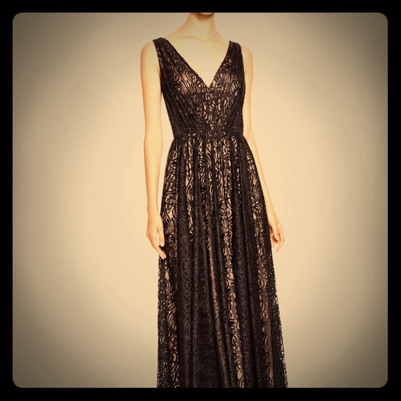 Vera Wang Chantilly Lace Gown