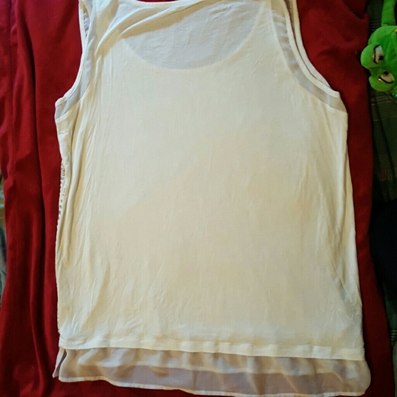 White short sleeve blouse - Picture 3 of 3