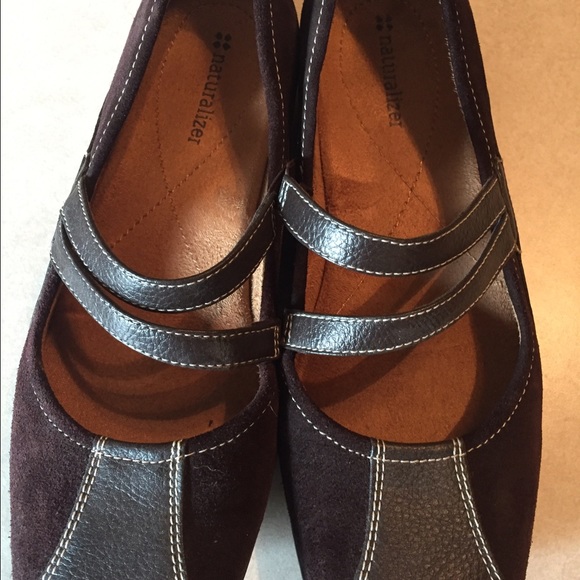 Naturalizer brown flats