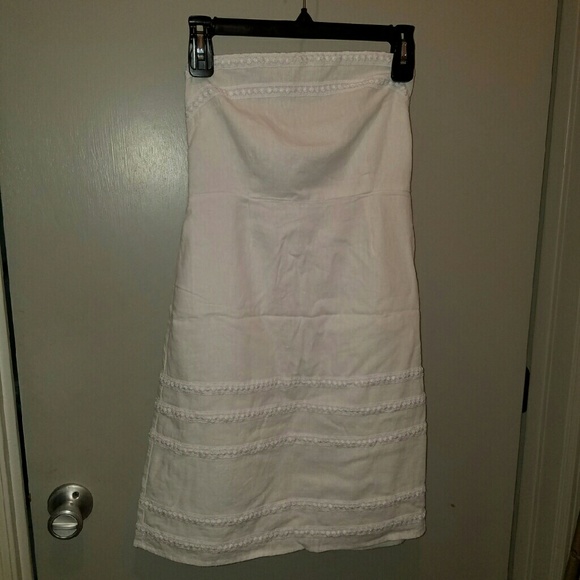 White linen strapless Old Navy dress