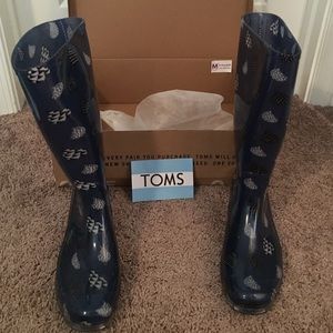 TOMS Cabrilla Rain rain boots.