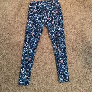 LuLaRoe OS leggings.