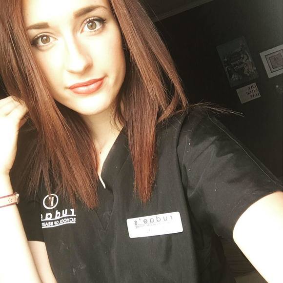 Meet your Posher, Carolyn