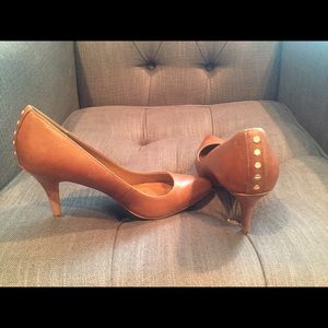 ALDO cognac heel with gold accent sz 8