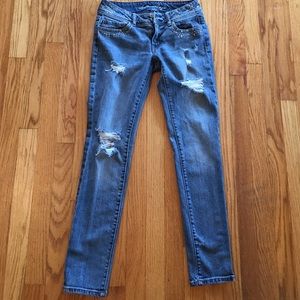 ✨American Eagle Distressed Skinny Jeans✨