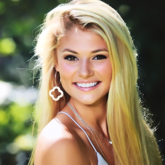 Meet your Posher, Bryana