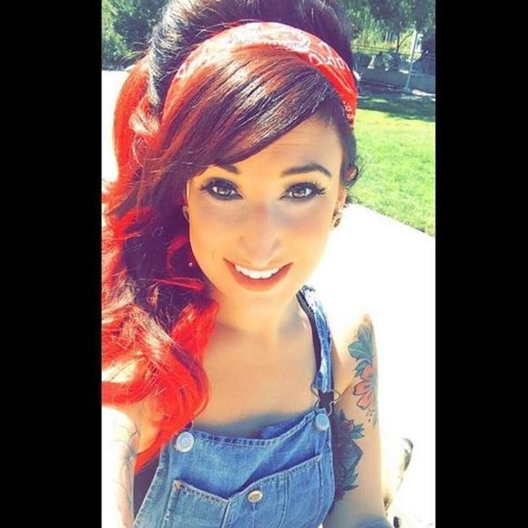 Meet your Posher, Felicia