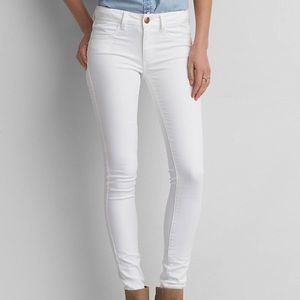 ✨White skinny jeans ✨ on sale!!!