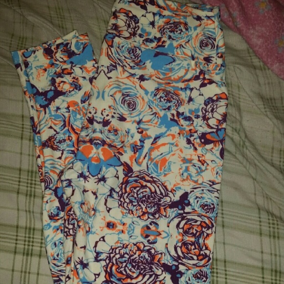 Butterfly lularoe leggings