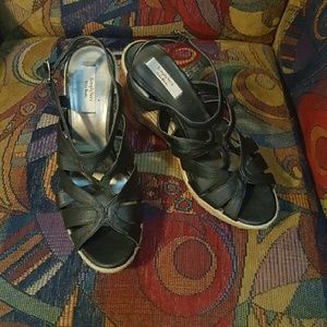 Simply Vera  Strappy Wedge Sandals