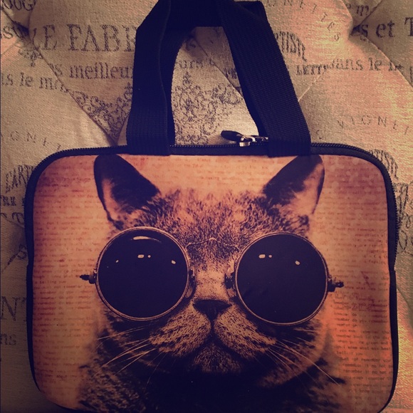 ❌TRADED❌ Tablet case w/handle🎅🏻Stocking Stuffer!