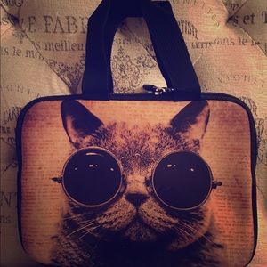 ❌TRADED❌ Tablet case w/handle🎅🏻Stocking Stuffer!