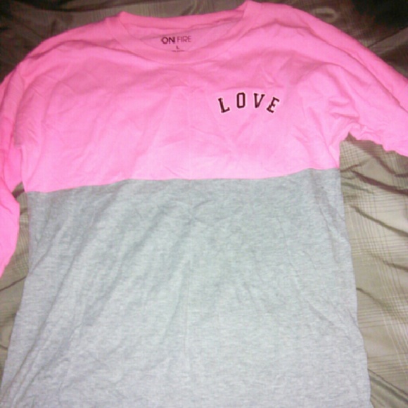 LOVE long sleeve shirt.