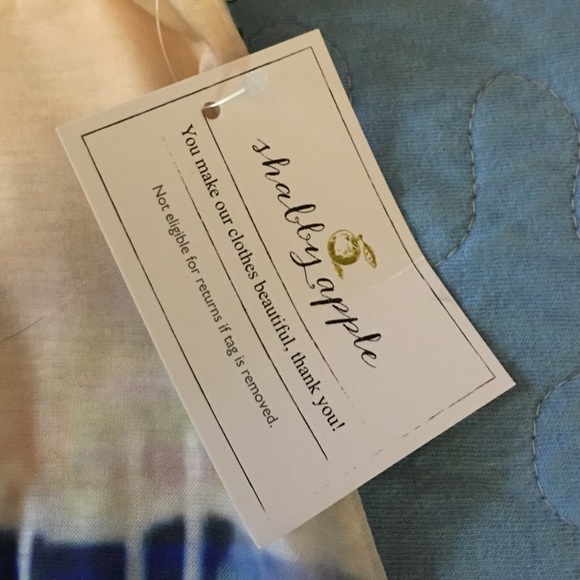 Shabby Apple Tee one size fits all NWT - Picture 2 of 2