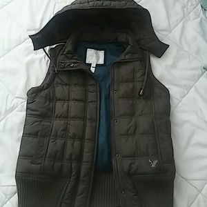 Fitted hooded warm fall vest