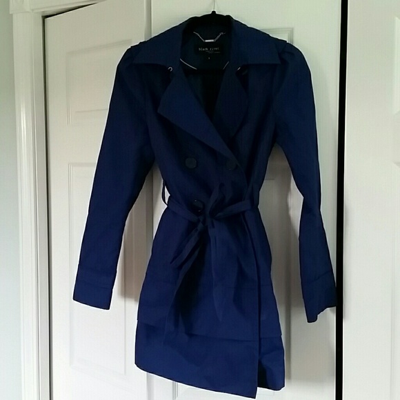 S blue trenchcoat