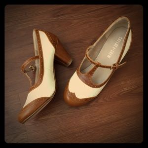 ModCloth "Molly" Saddle Pump