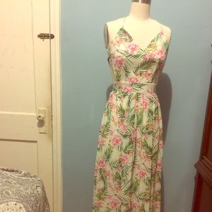 Beautiful floral printed summer dress.
