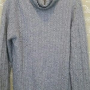 Cable knit turtle neck
