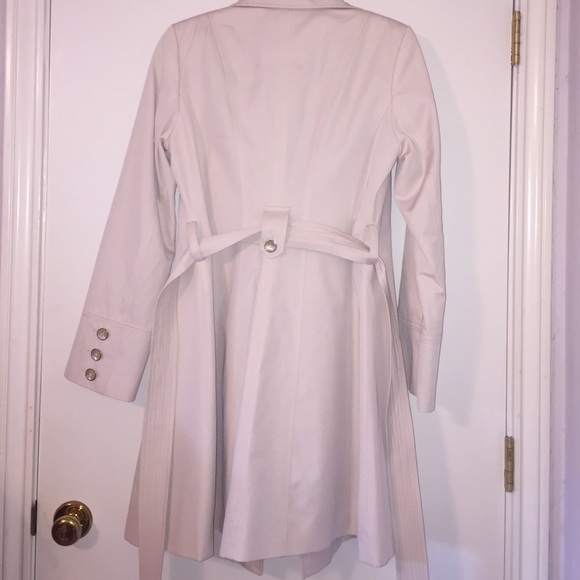 Tan trench coat - Picture 2 of 3