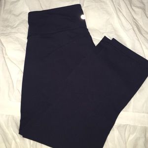 Navy blue wunder under crop Lululemon size 6
