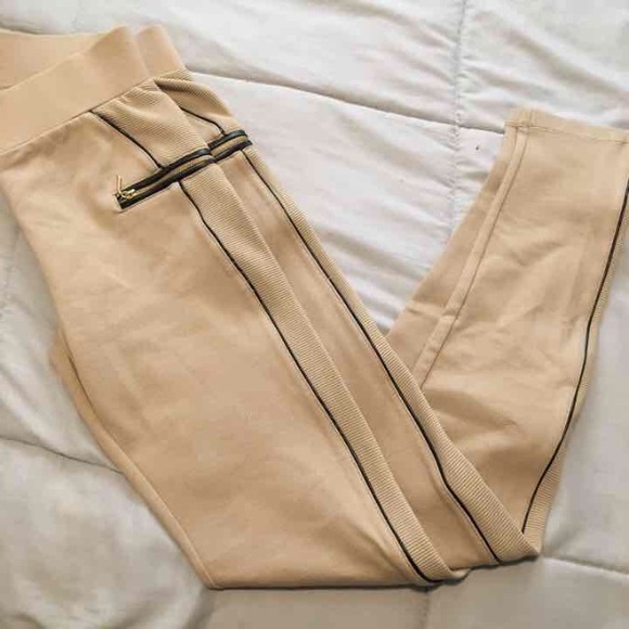 Tan/black leggings