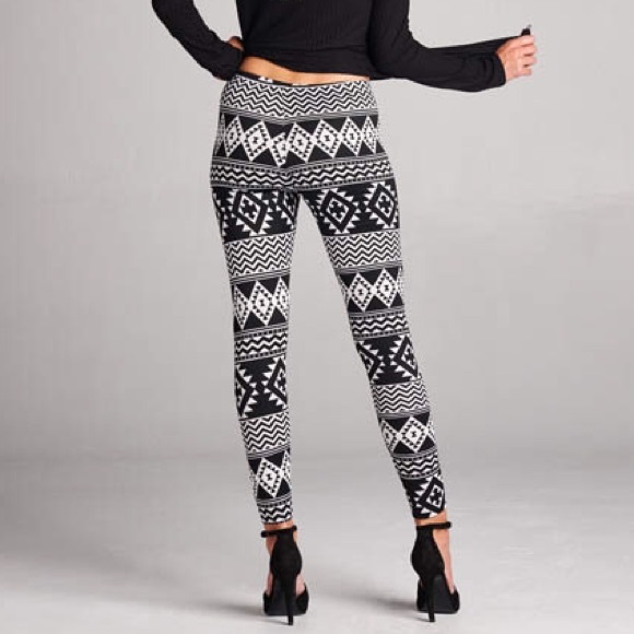 ✳️MOVING SALE✳️Boho Printed Leggings - Picture 2 of 3