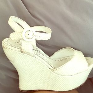 Alice and Olivia, white ,neverworn
