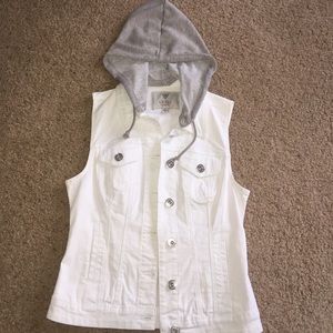 White sleeveless jean jacket!