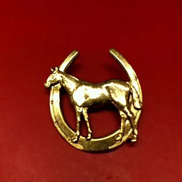 Horse good luck pin