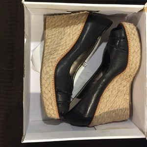 NIB Banana Republic Dylan Black Wedge Size 8.5