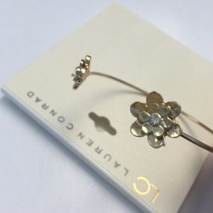 LC Lauren Conrad Beautiful Gold flower bangle