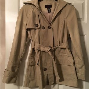 Short trench coat
