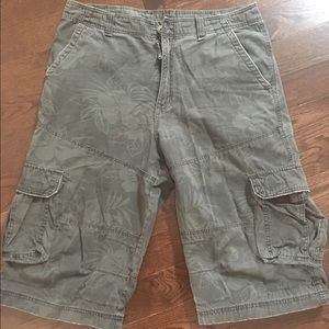 Men's Capri/Bermuda Shorts (unknown brand)