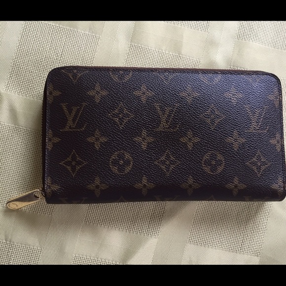 Authentic Louis Vuitton large monogram wallet
