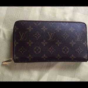 Authentic Louis Vuitton large monogram wallet
