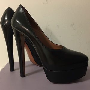 Alaia black leather pumps
