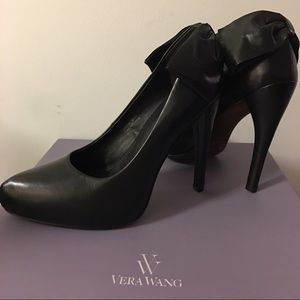 Vera wang pumps with bow