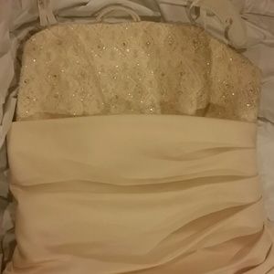 Beautiful off white St. Tropez wedding dress