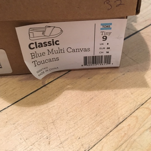 Size 9 and 11 tiny toms. - Picture 3 of 3