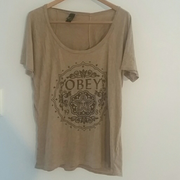 Obey t shirt