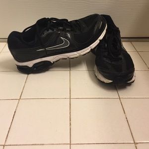 Nike Women's Air Max Motos Running Shoe