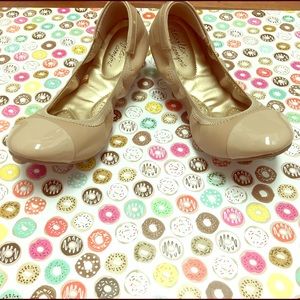 Size 8.5 Dexflex Comfort Flats