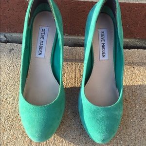 Steve Madden Green Pumps